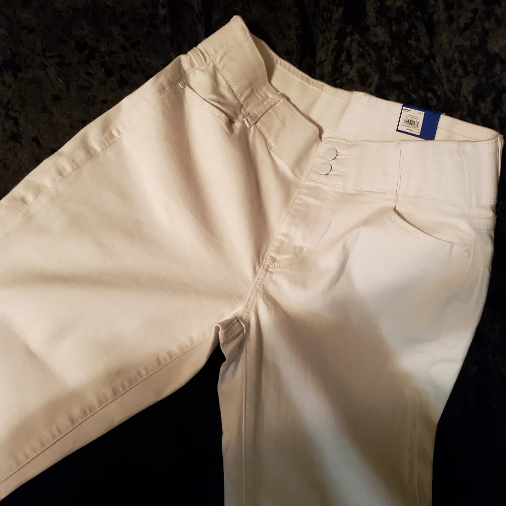 💄NWT Women's Apt. 9® Tummy Control Midrise Bootcut Jeans - Picture 3 of 10